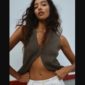 Commense Ribbed Sweater Vest